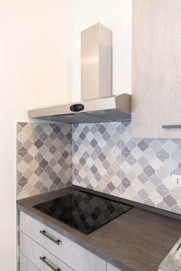 Gray Pearl - Modern Apartment In City Center Arona Dış mekan fotoğraf