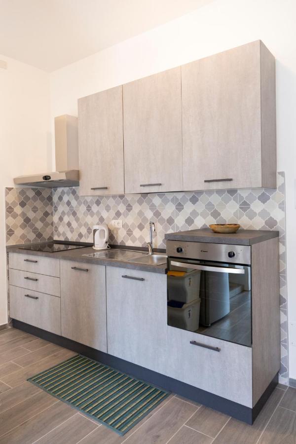 Gray Pearl - Modern Apartment In City Center Arona Dış mekan fotoğraf